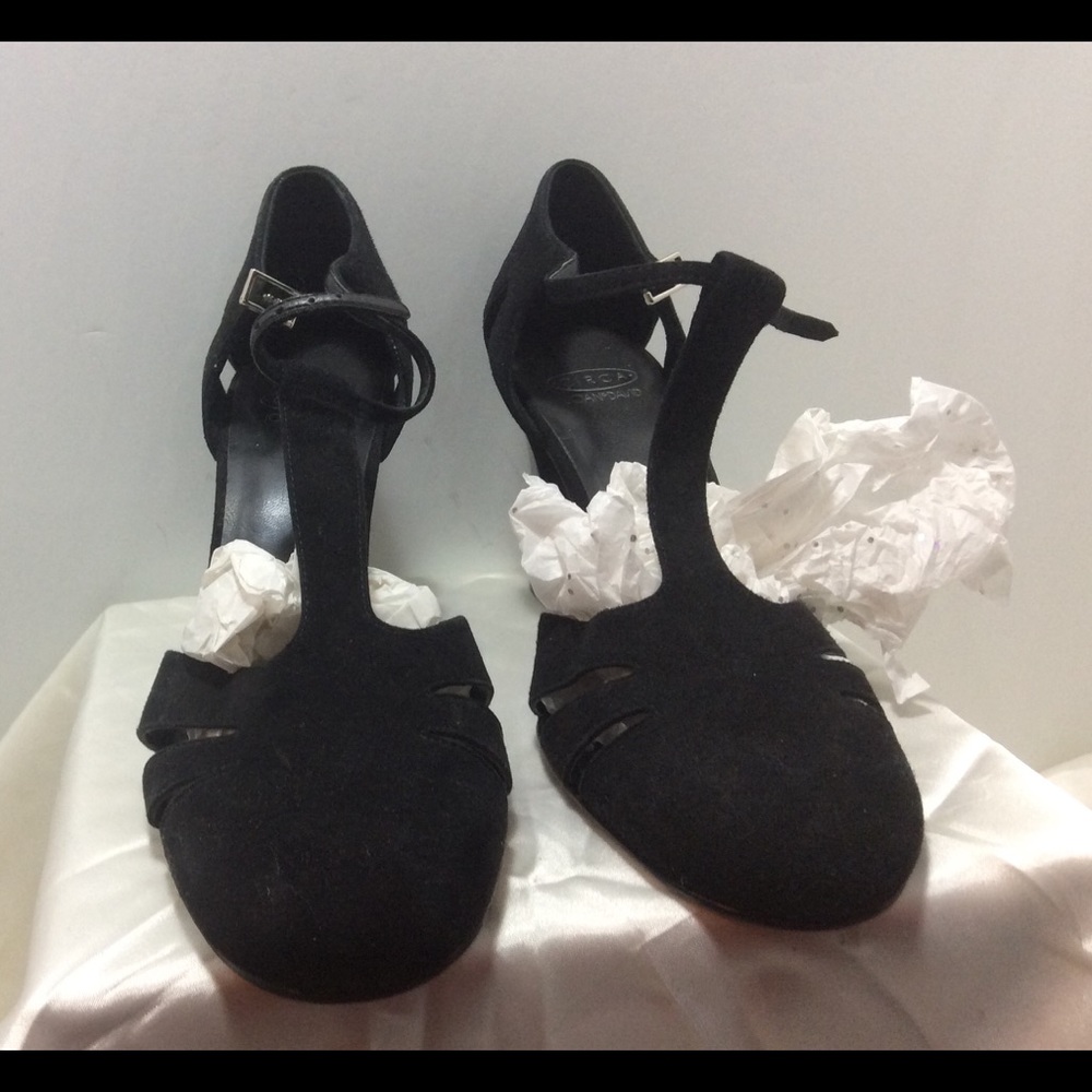 Circa Joan & David Black Suede Leather 7.5M